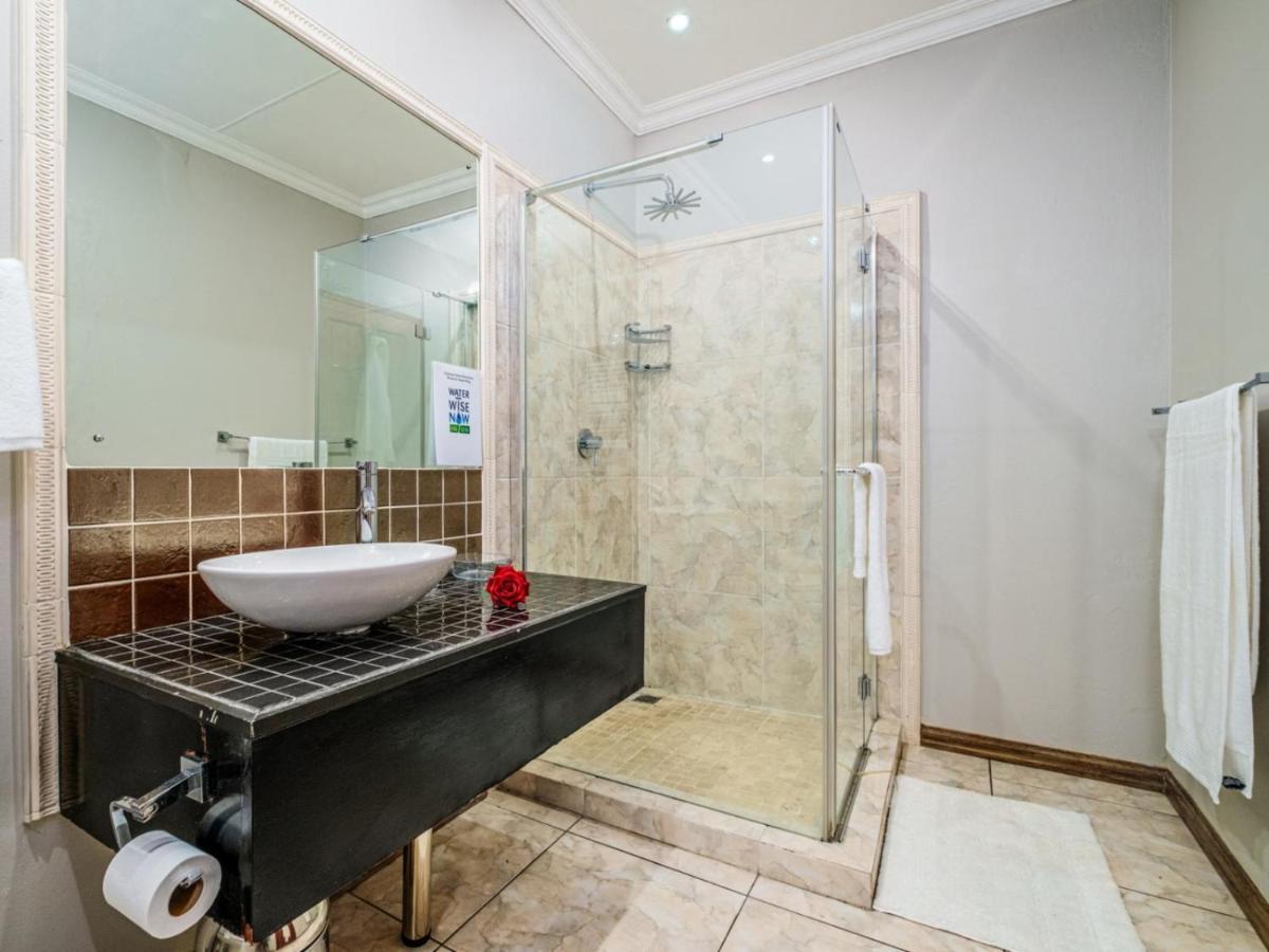 Hurlingham House Guest House Йоганнесбурґ Екстер'єр фото
