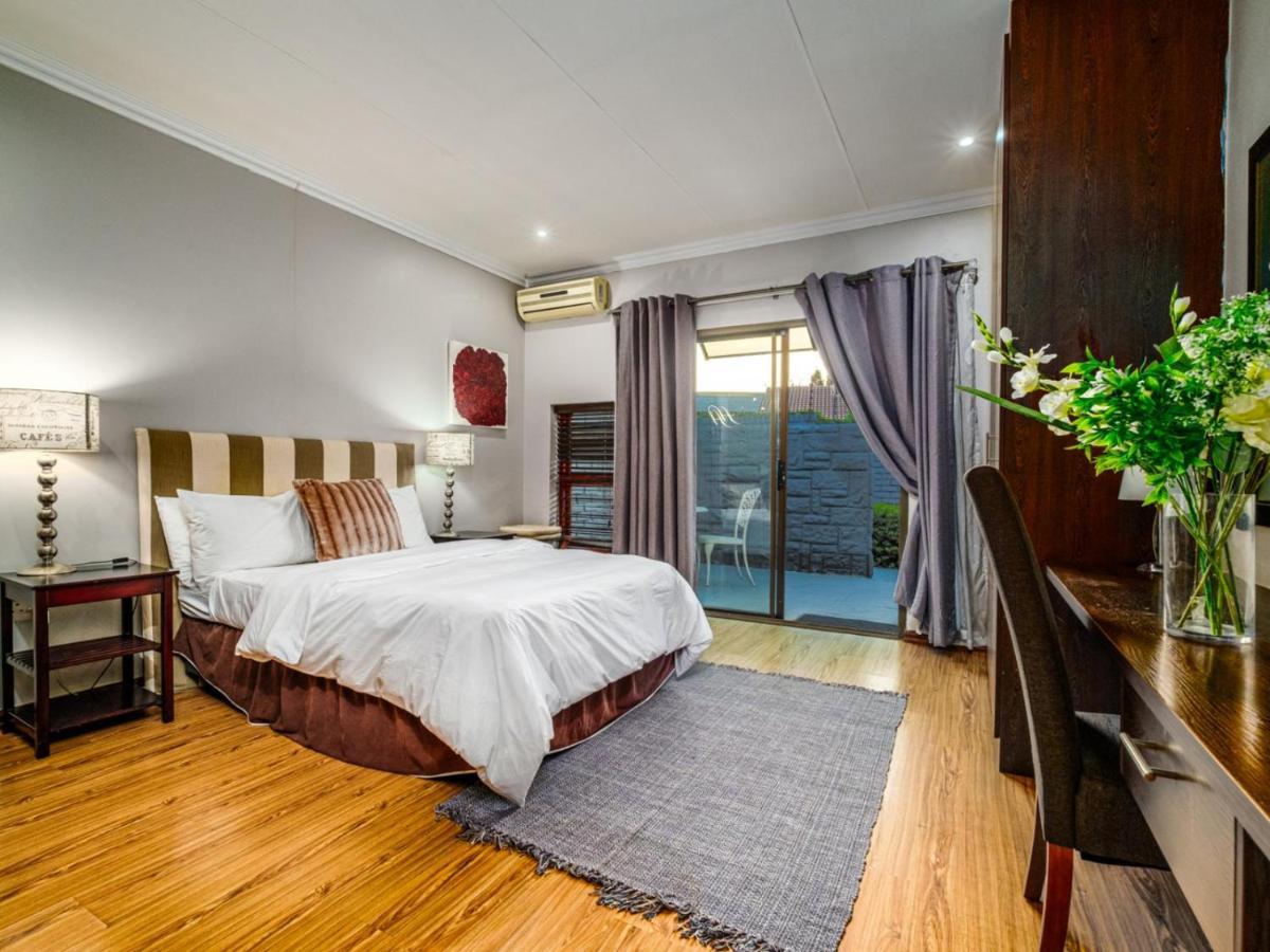 Hurlingham House Guest House Йоганнесбурґ Екстер'єр фото