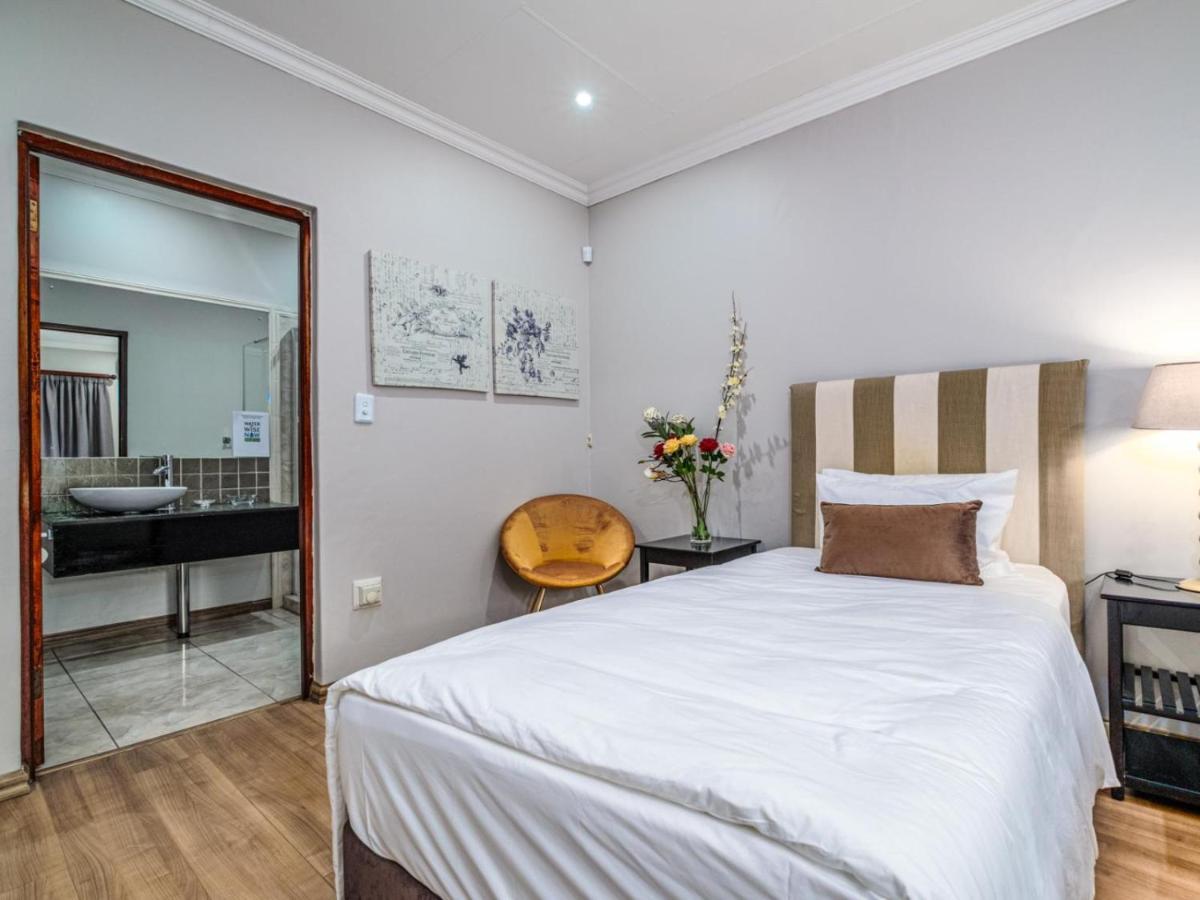 Hurlingham House Guest House Йоганнесбурґ Екстер'єр фото