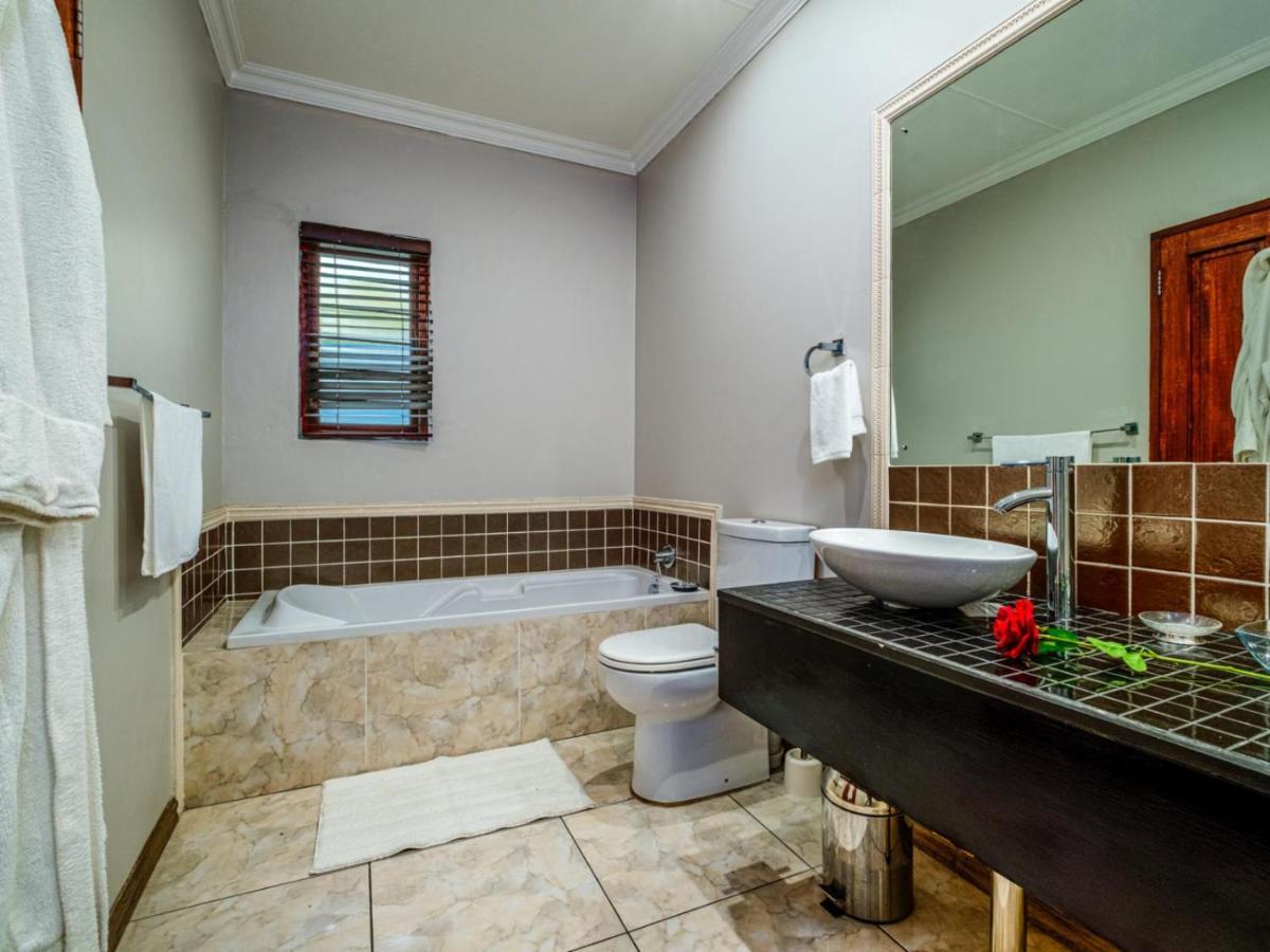 Hurlingham House Guest House Йоганнесбурґ Екстер'єр фото